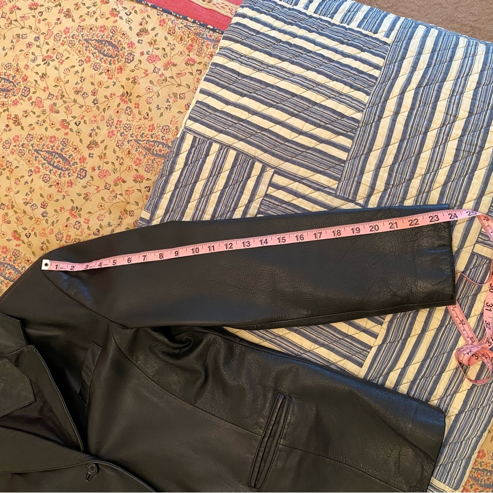Classic Black Leather Jacket - Picture 4 of 8